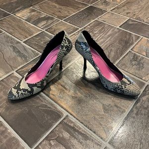 Isaac Mizrahi Snake Skin Heels